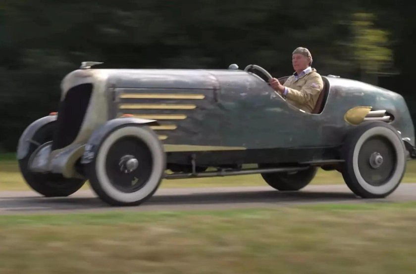 Постройки гоночных машин в сумашедшим самолёте