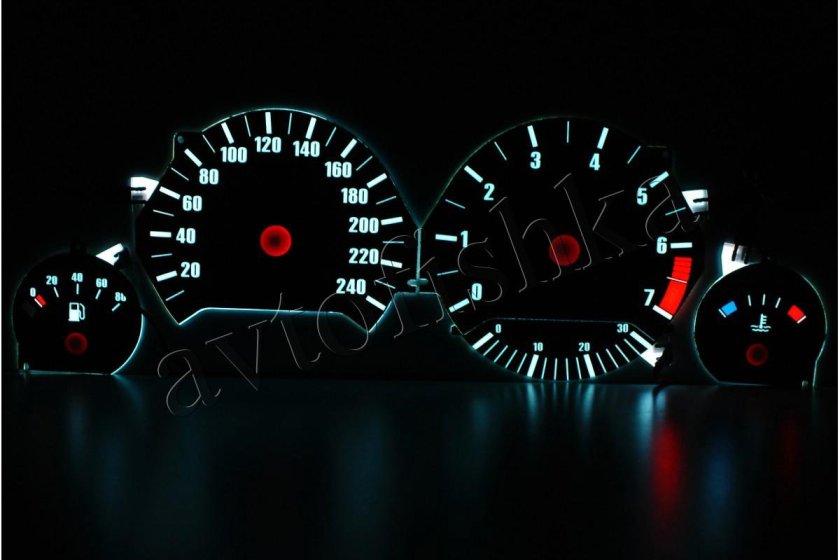 Приборка BMW e34