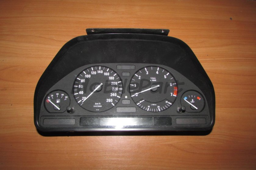 Приборная панель БМВ Е 28