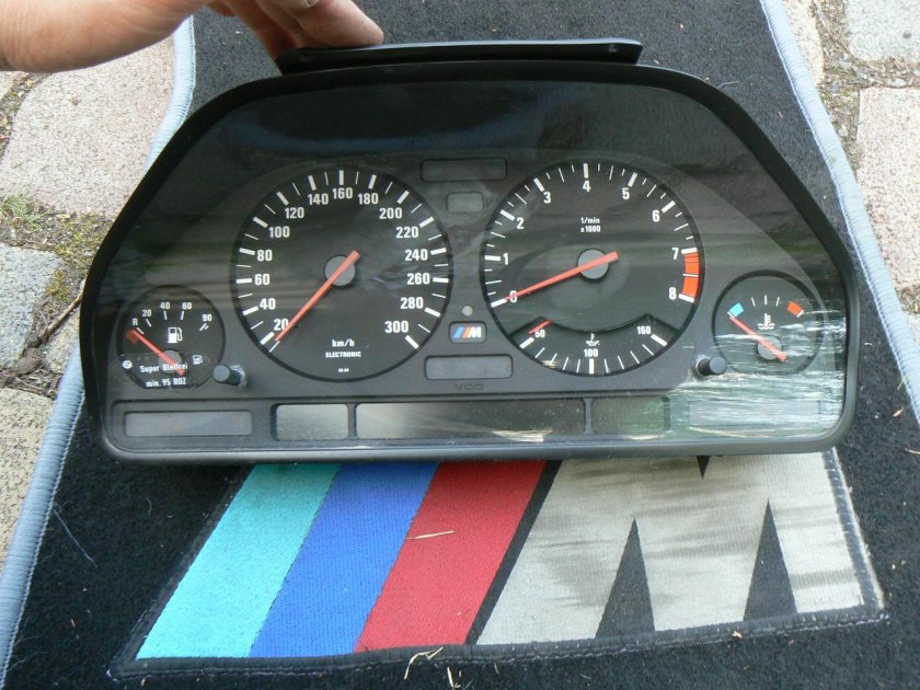 Приборка BMW e34