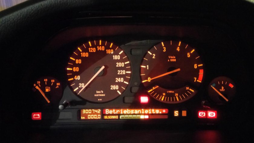 Приборная панель БМВ е34