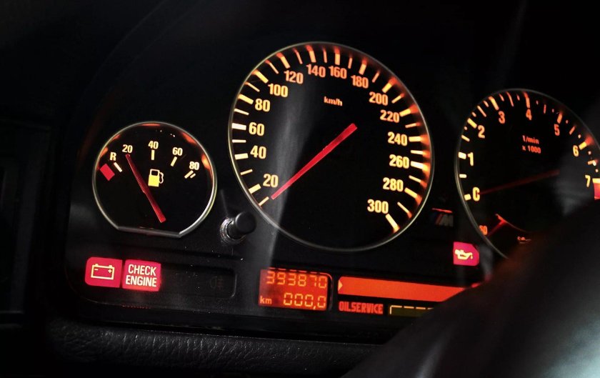 Приборная панель BMW 5 e34