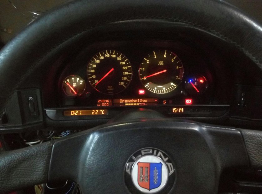 Alpina приборная панель