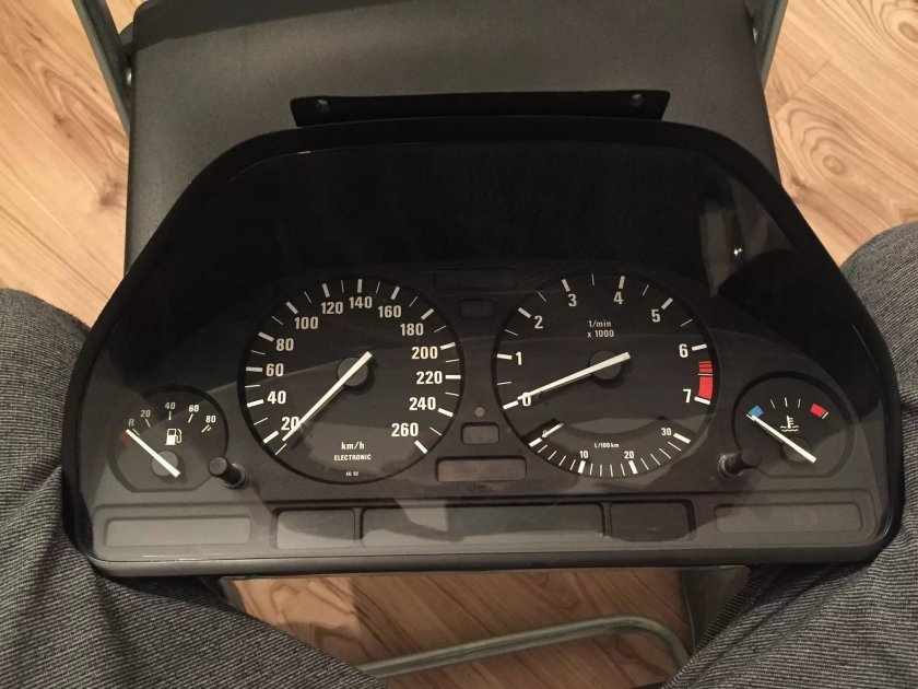 Приборка БМВ е34