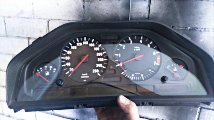 Приборка BMW e30