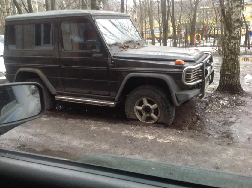Мерседес Гелендваген заброшенный