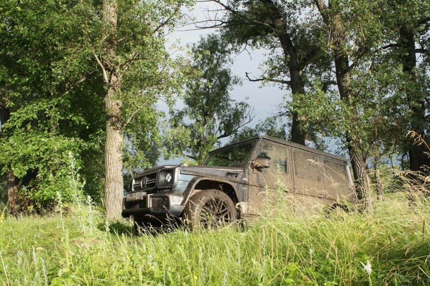 Заброшенный внедорожник