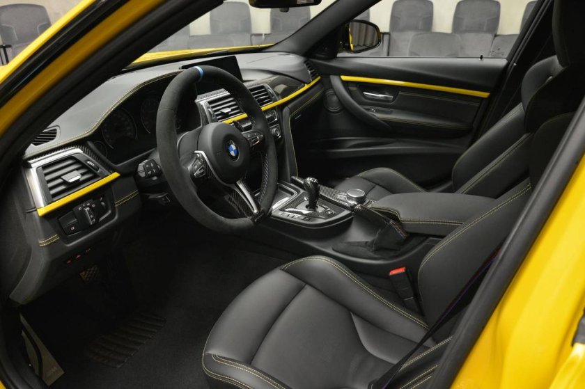 BMW m3 GTS салон
