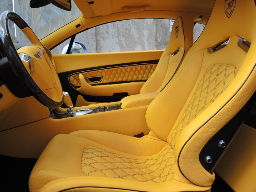 Желтый салон авто