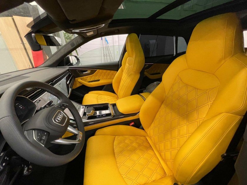 Желтый салон