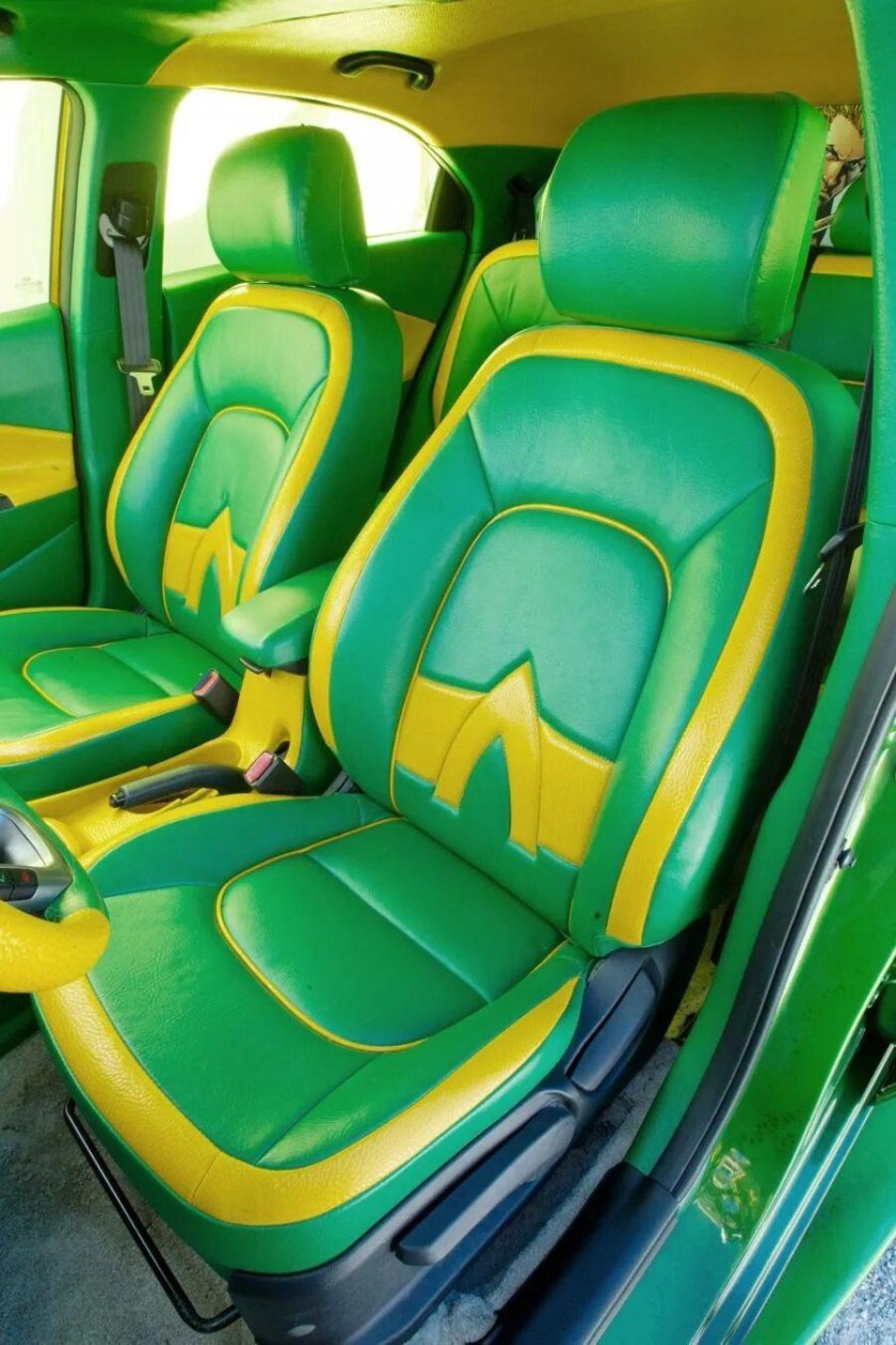 Kia Rio зеленый