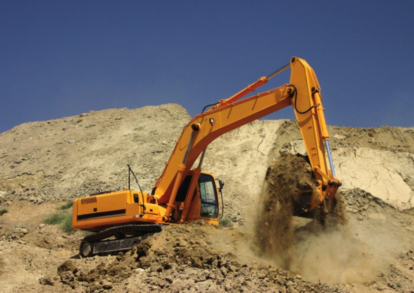 Экскаватор в карьере