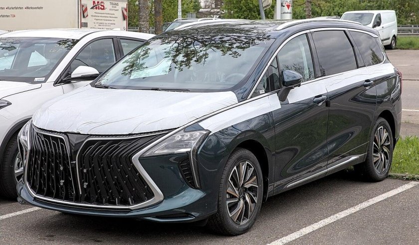 Минивэн голубого цвета