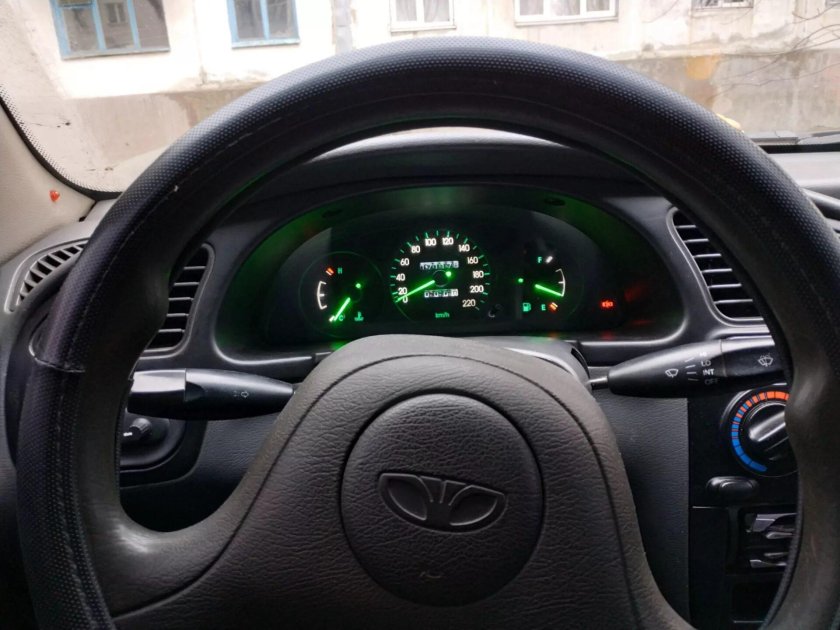 Дэу Сенс приборная панель