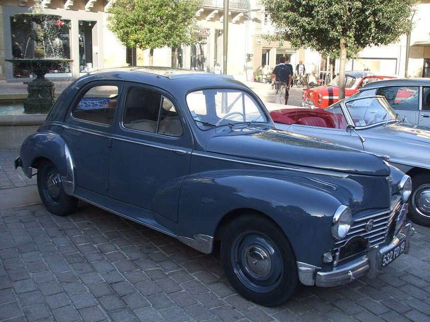 Пежо 203 седан