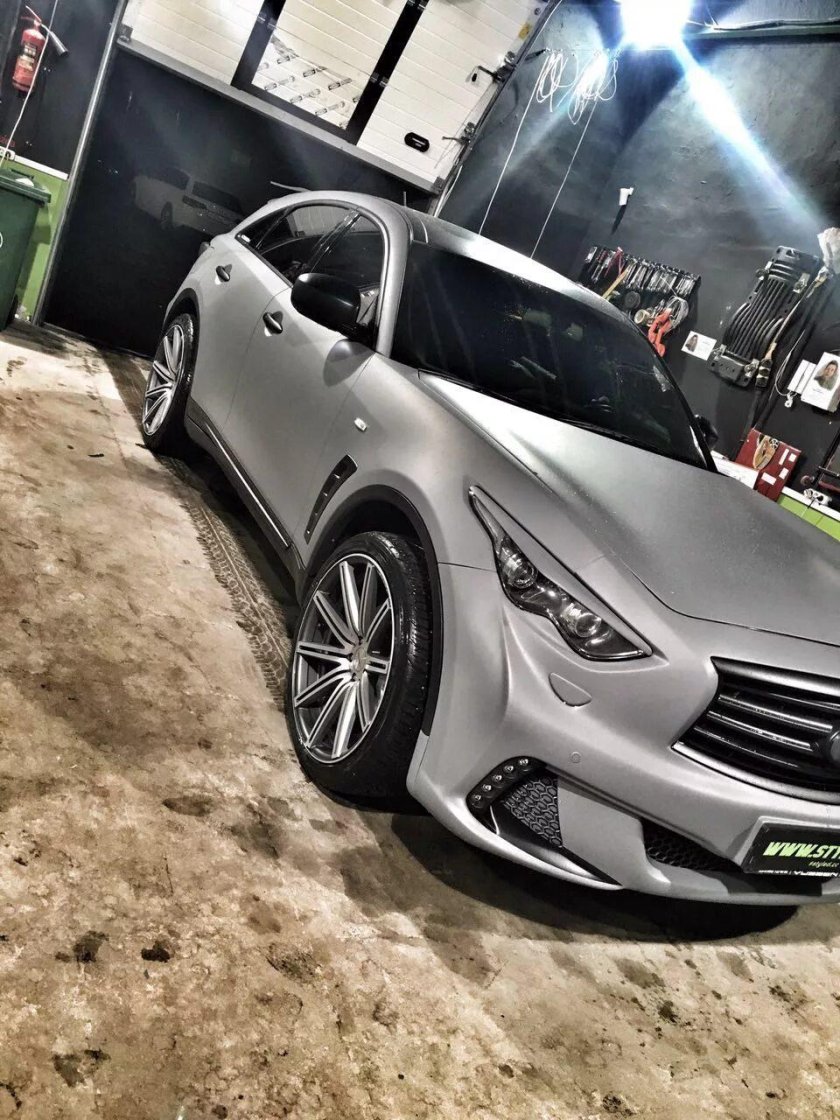 Infiniti fx37 Grey