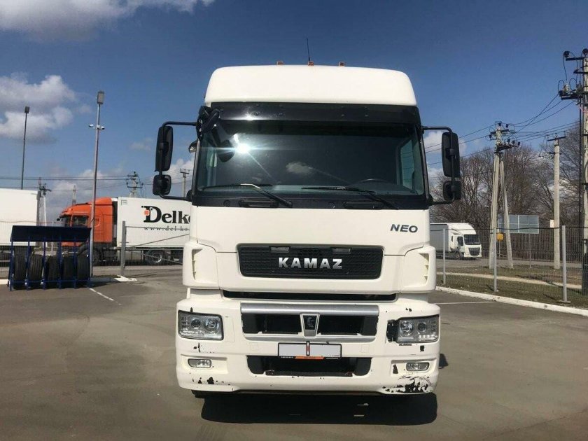 Тягач КАМАЗ 5490
