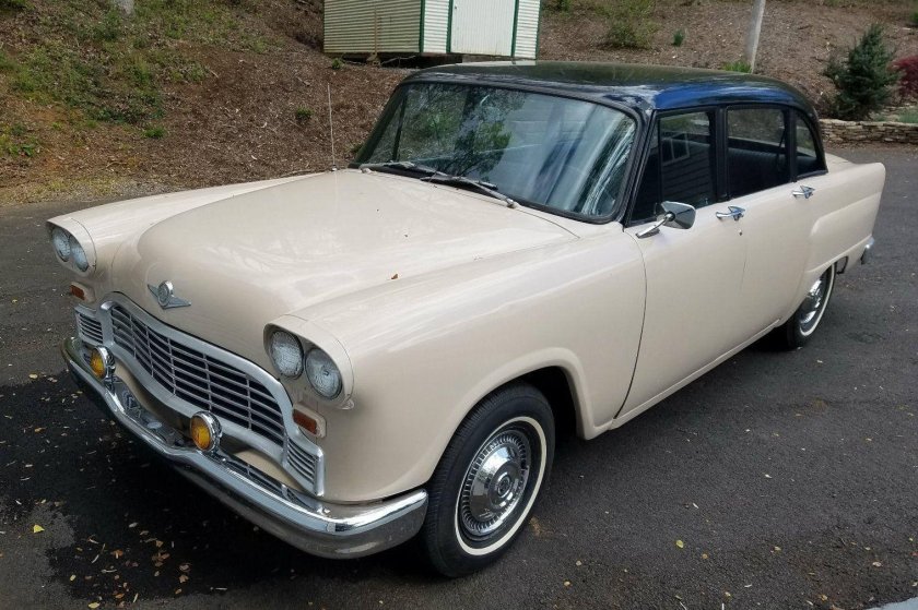 Checker автомобиль