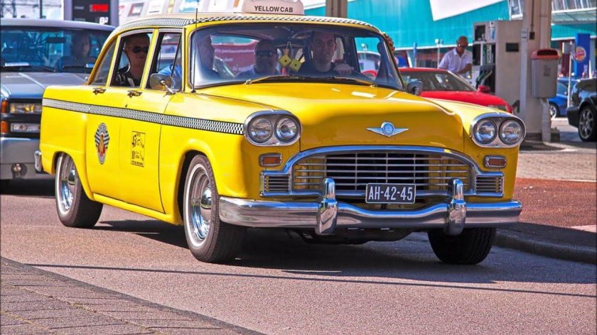 Автомобиль Checker Marathon