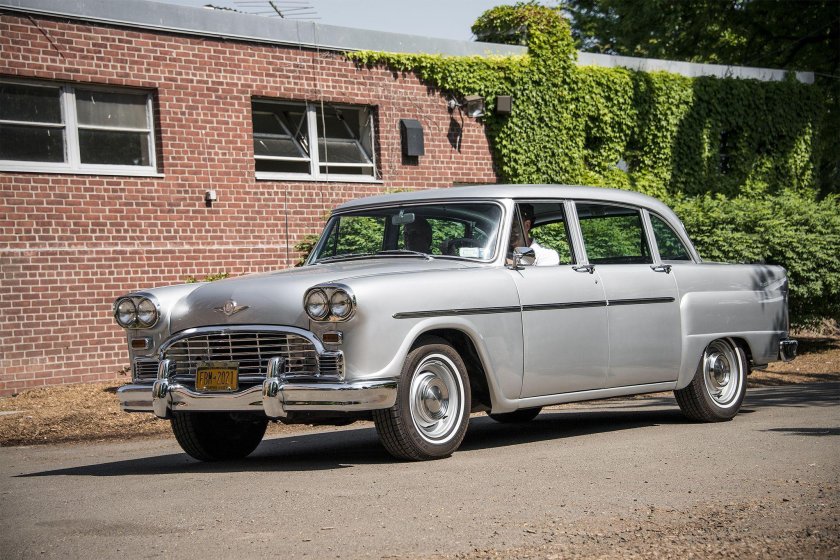 Автомобиль Checker Marathon