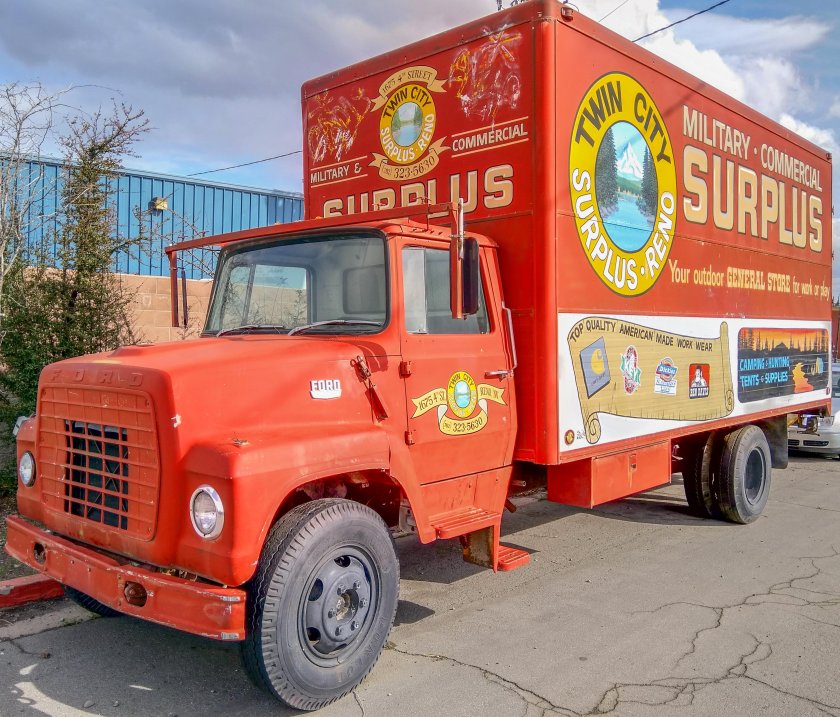 Стерлинг грузовик