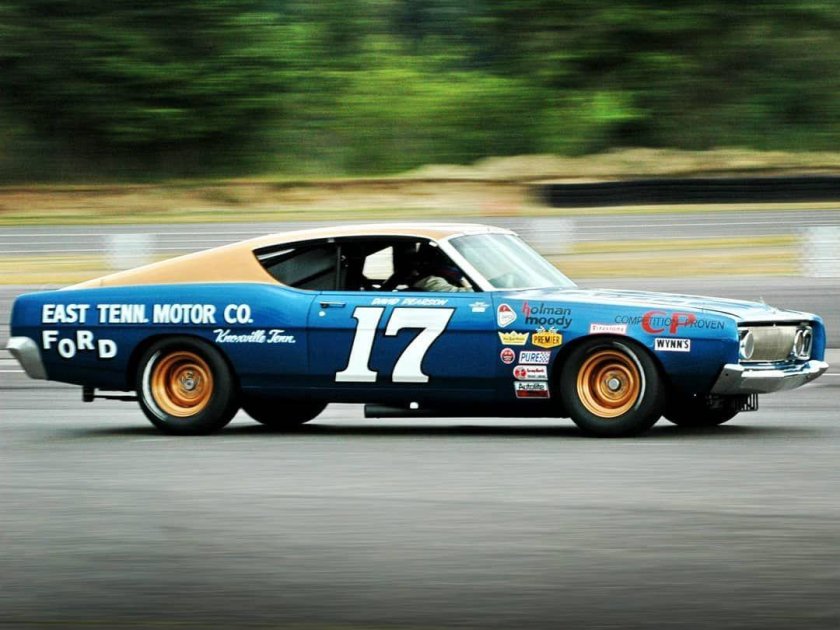 Ford Torino NASCAR