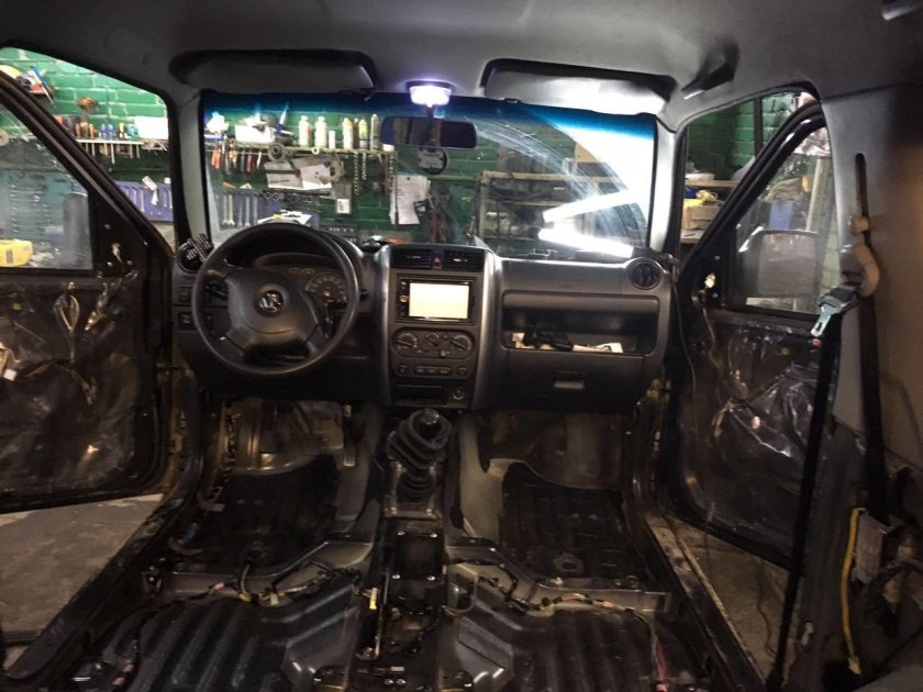 Сузуки Джимни 2012 салон