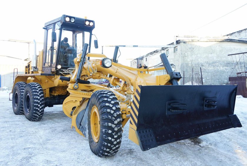 Грейдер ДЗ-180