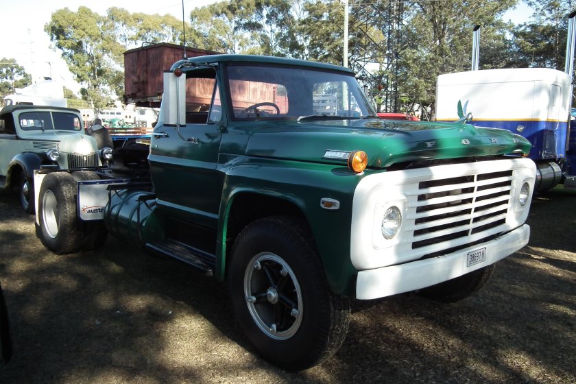 Ford f700