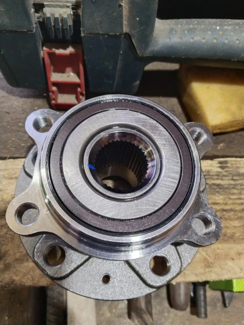 Передняя ступица Шкода Октавия тур