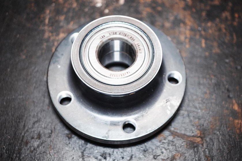 Подшипник ступицы передний Шкода Октавия а7