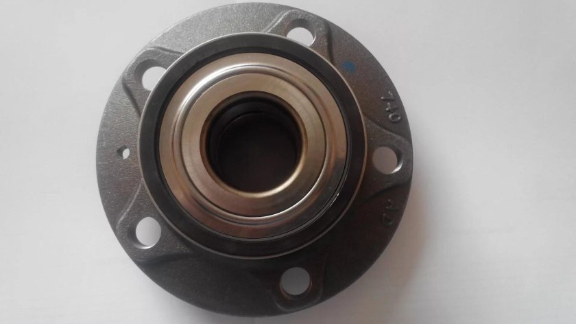 Задняя ступица Шкода Октавия а5 1.6