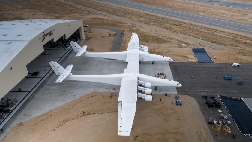 Самолет Stratolaunch model 351