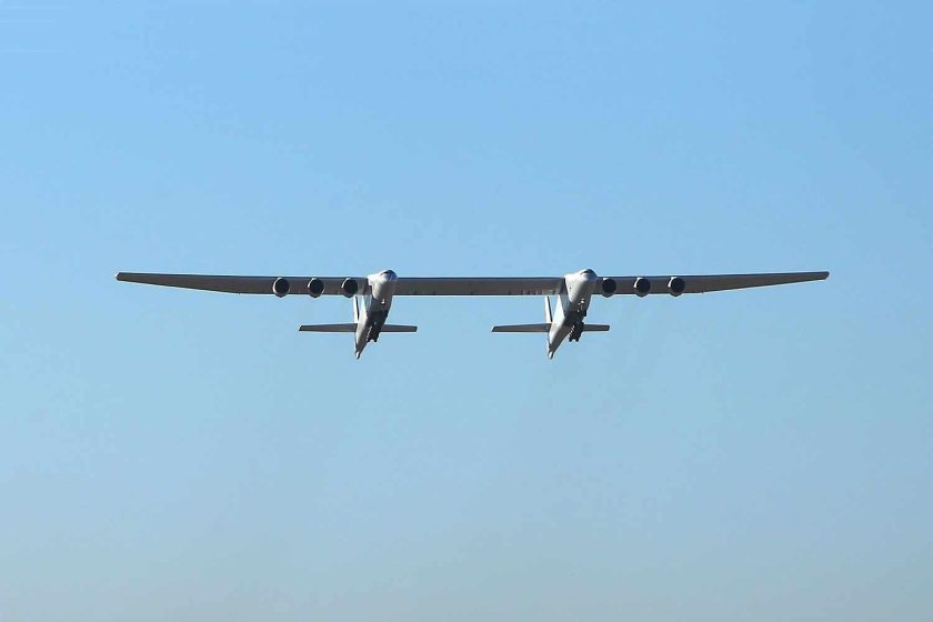 Стратоланч самолет