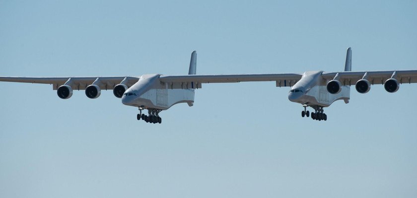 Самолет scaled Composites Stratolaunch model 351