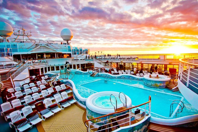 Лайнер MSC круиз по Средиземному морю