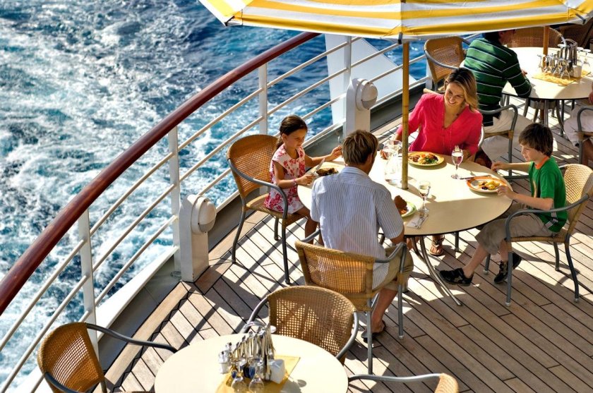 Ресторан на лайнере