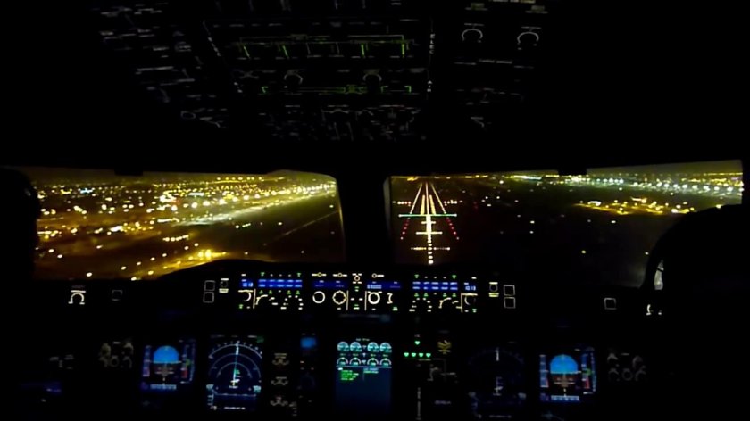 Взлёт Боинга 747 из кабины пилота
