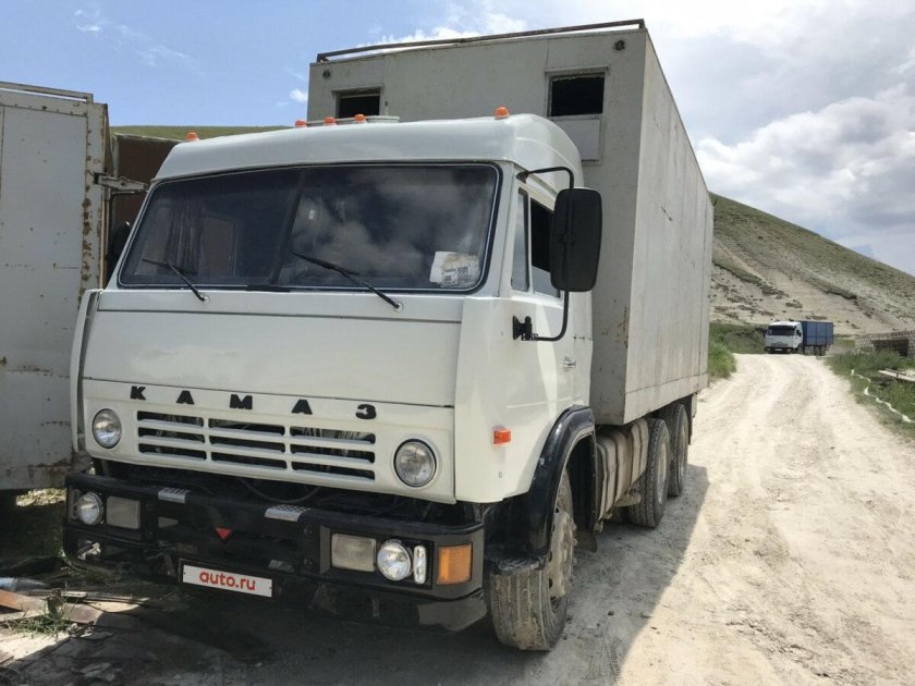 КАМАЗ 53215 серый