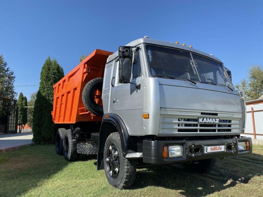 Грузовой самосвал КАМАЗ 5511