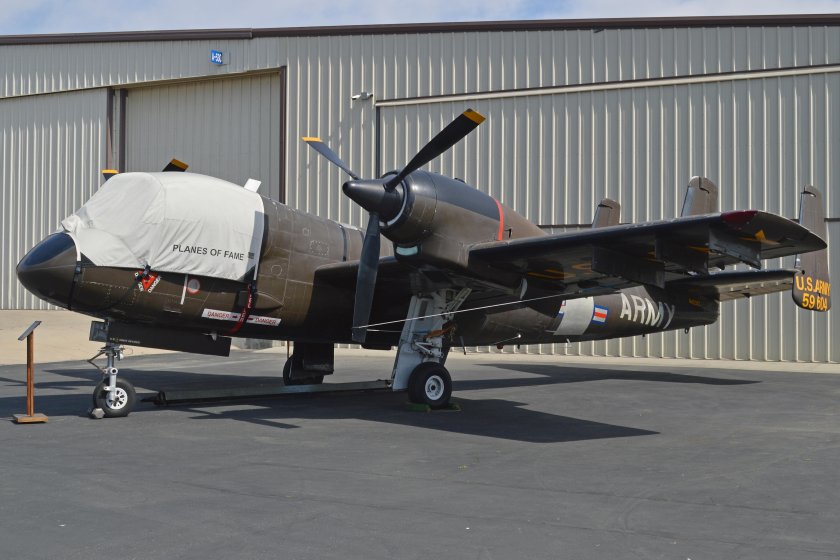 Ov-1 Mohawk самолет