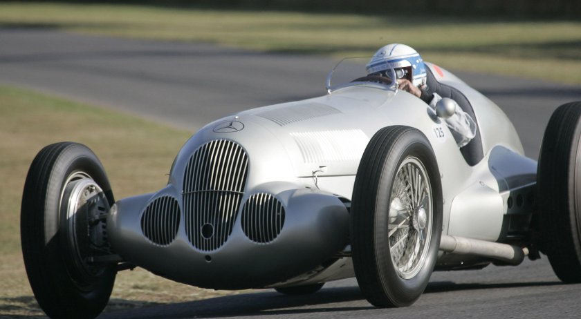 Mercedes-Benz w25 Silver arrow