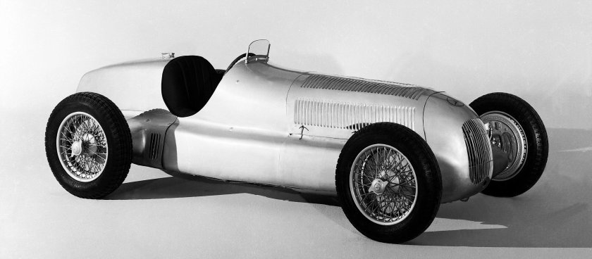 Mercedes-Benz w25 Silver arrow