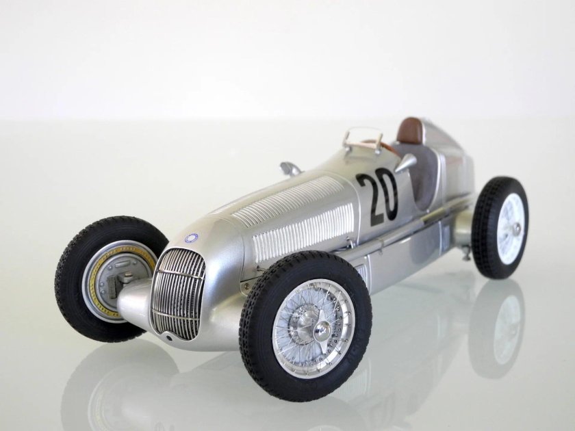 Мерседес серебряная стрела