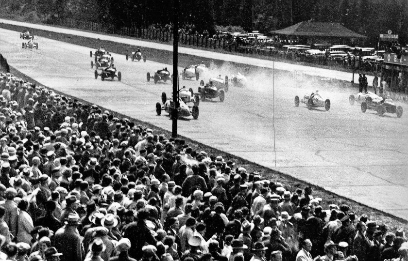 Mercedes-Benz w25 Silver arrow (1934)