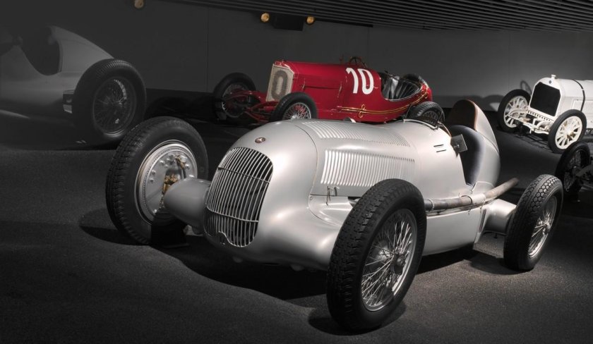 Музей Мерседес Бенц в Штутгарте