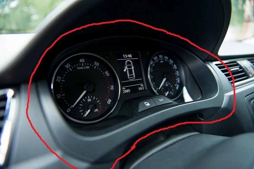 Приборная панель Шкода Рапид