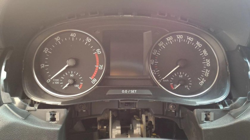 Панель приборов Шкода Рапид 2015