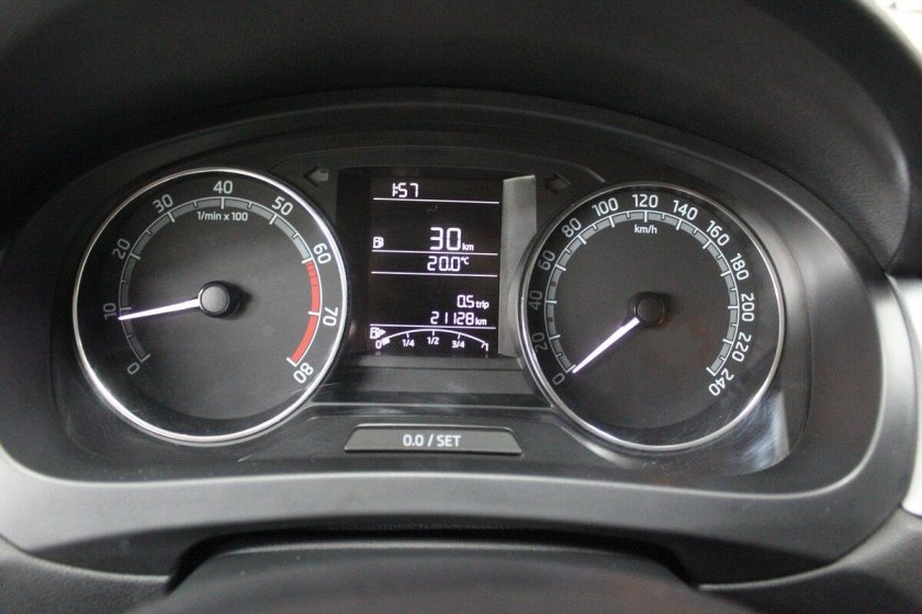 Панель Шкода Рапид 2017