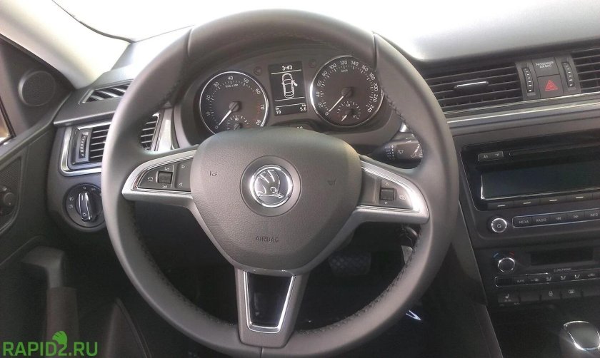 Приборная панель Шкода Рапид 2016